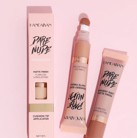 CORRECTOR DE OJERAS CON APLICADOR HANDAIYAN
